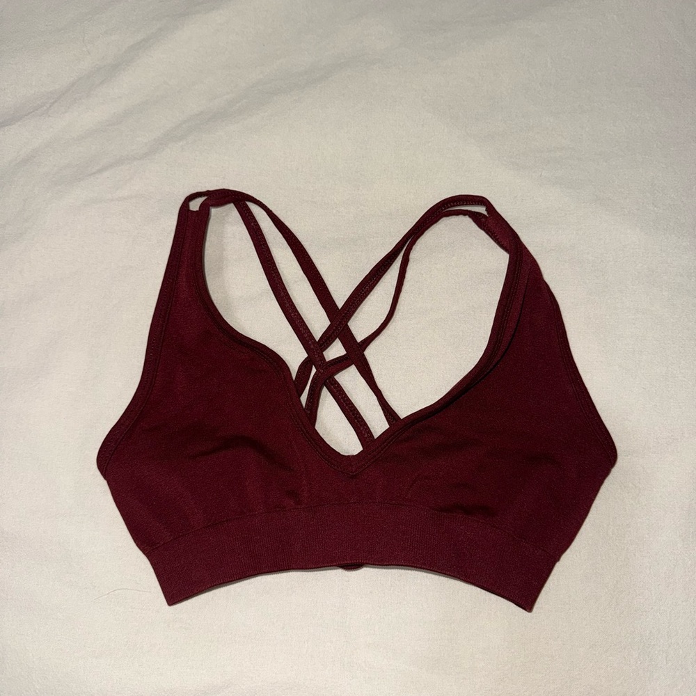 Alphalete Amplify Deep V Bra